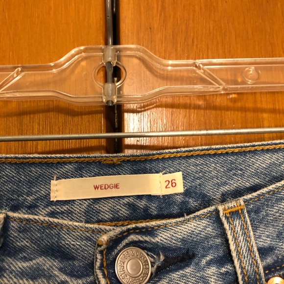 Levi’s Wedgie in colour kiss off - Picture 3 of 5